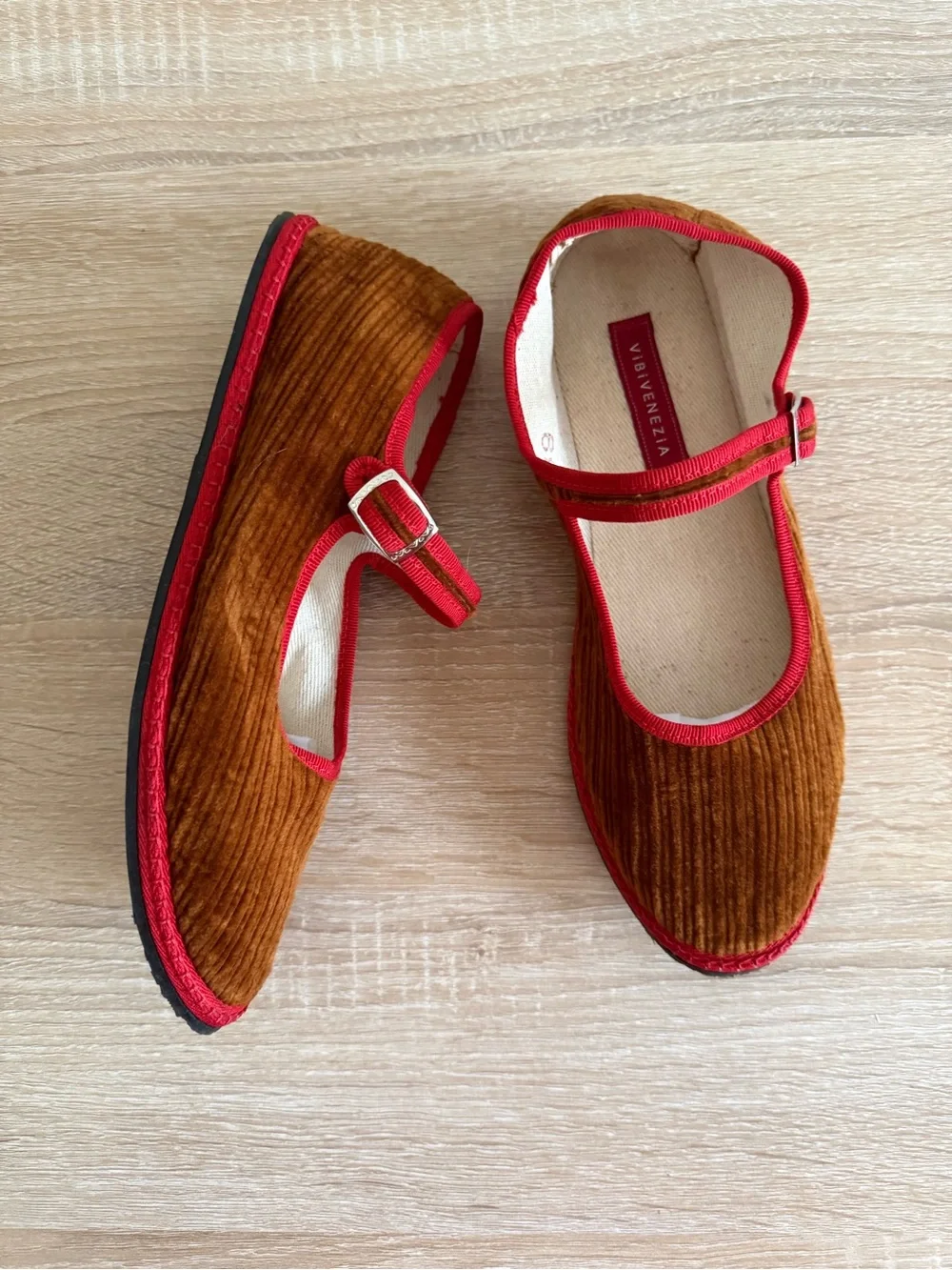 ViBi VENEZiA Mary Jane Corduroy Velvet Furlana Flats Sz 39/9